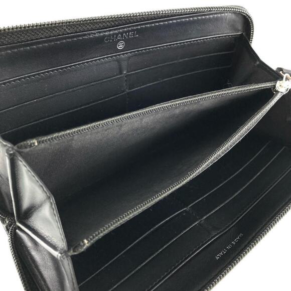 CHANEL Authentic Black Caviar Leather Logo Wallet